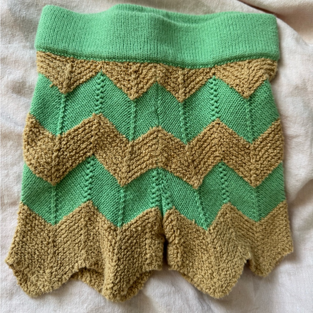 Misha and Puff Green Zig Zag shorts